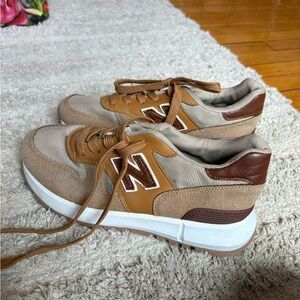 New Balance Sneaker